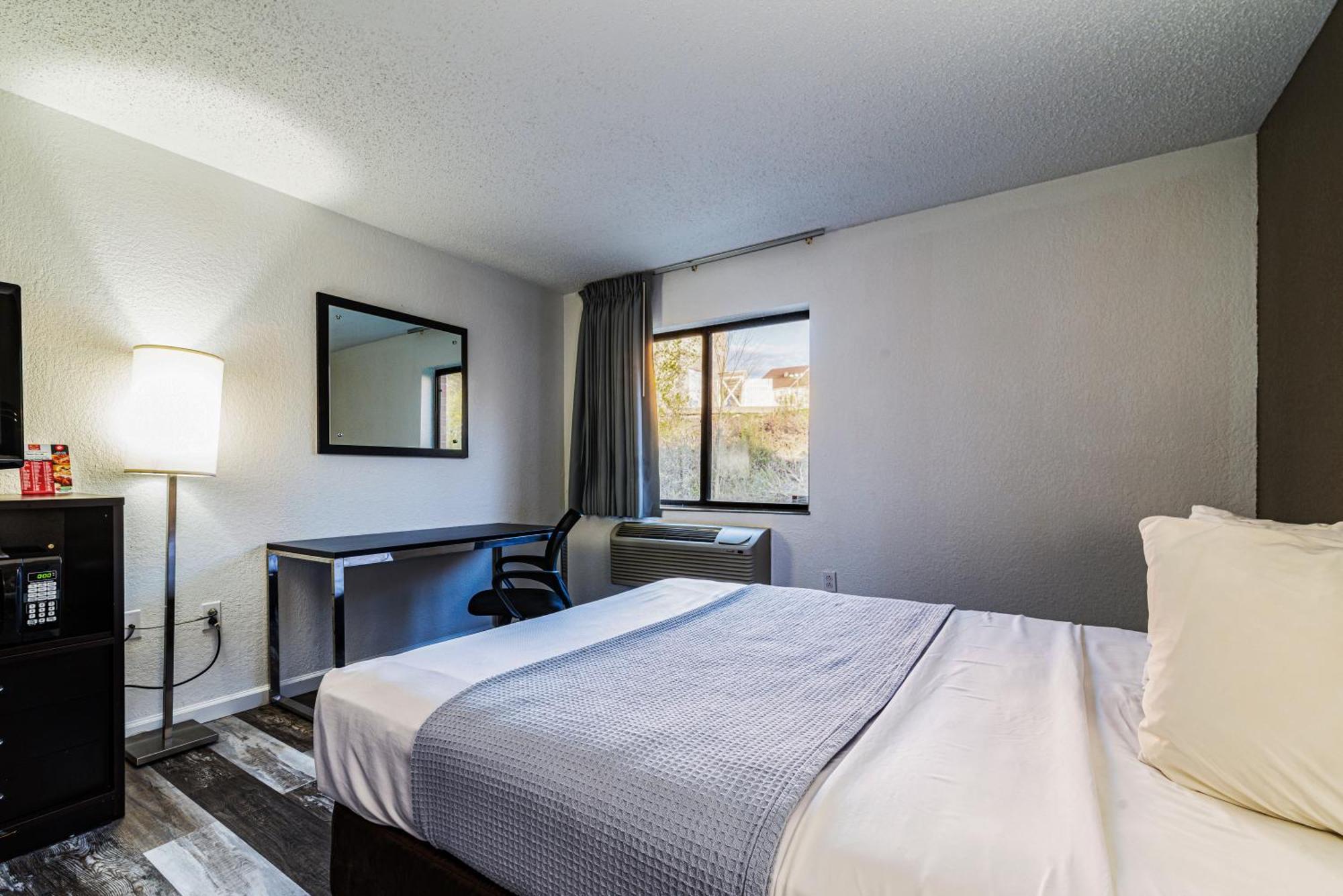 Econo Lodge Cleveland Southeast - Kent Streetsboro Eksteriør billede