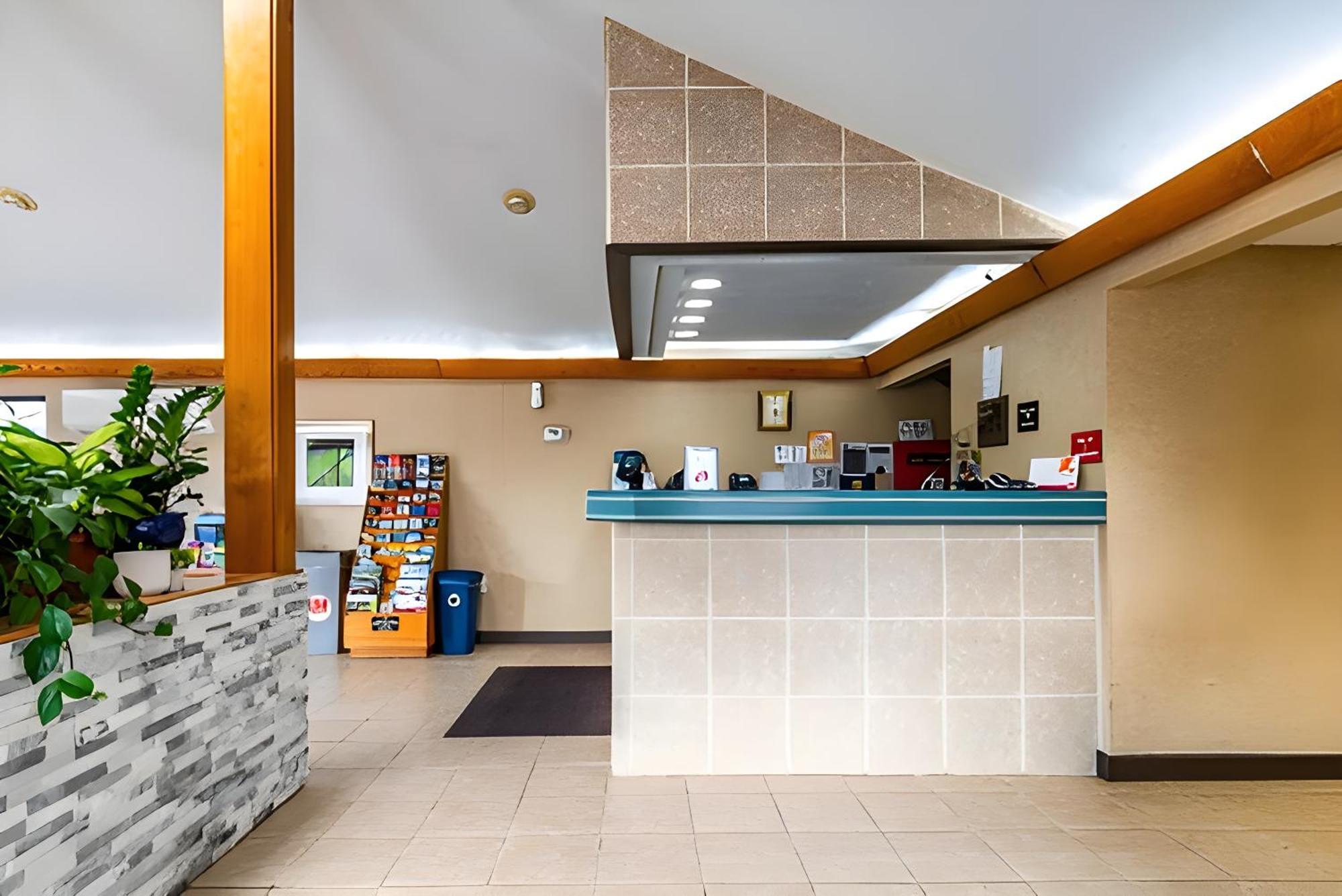 Econo Lodge Cleveland Southeast - Kent Streetsboro Eksteriør billede